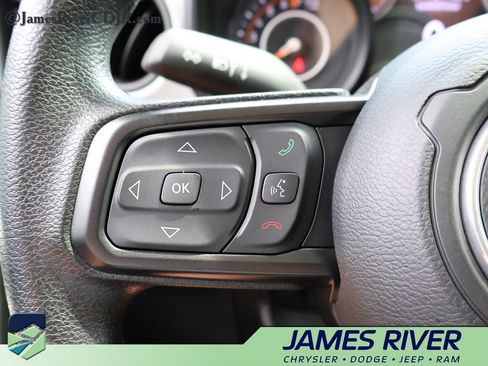 Used 2024 Jeep Gladiator Sport AWD/4WD image 25