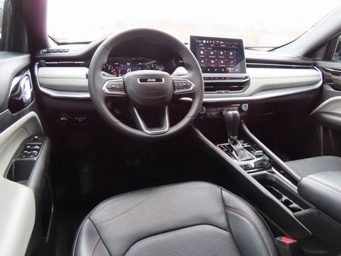 Certified 2023 Jeep Compass Limited image 4