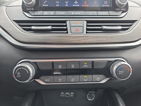 Used 2024 Nissan Altima 2.5 SV image 23