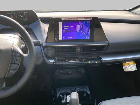 Used 2026 Toyota Prius LE FWD image 6