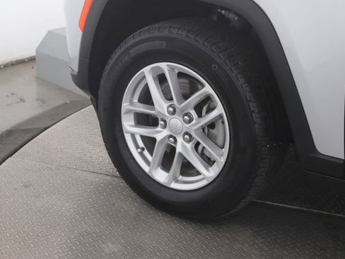 Used 2024 Jeep Grand Cherokee L Laredo w/ Luxury Tech Group I image 13