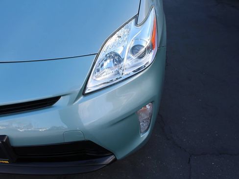 Used 2015 Toyota Prius Four FWD image 10