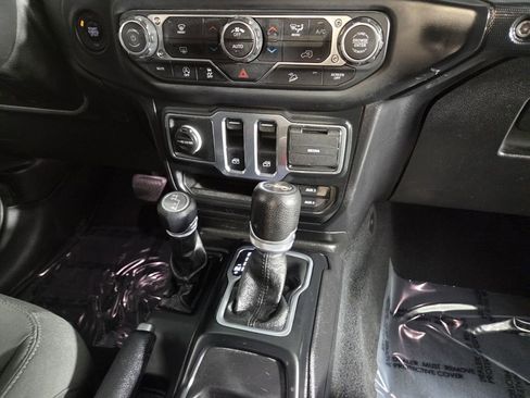 Used 2018 Jeep Wrangler Sport image 30