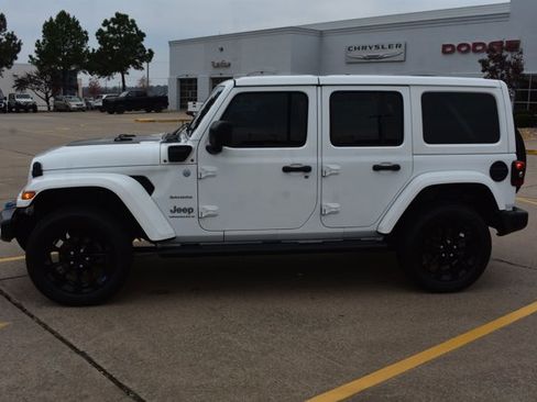 Used 2023 Jeep Wrangler Unlimited Sahara w/ Cold Weather Group image 9