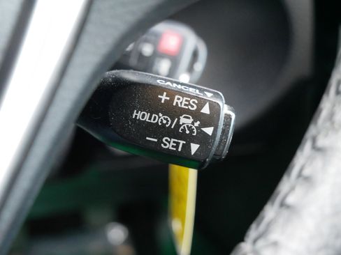 Used 2017 Toyota Corolla SE image 25