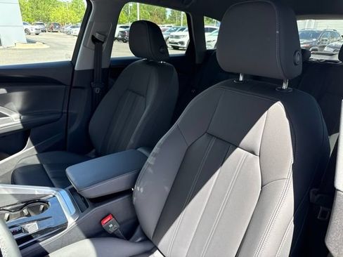 Used 2025 Audi Q5 Premium w/ Convenience Package AWD/4WD image 10