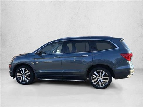 Used 2018 Honda Pilot Touring image 8