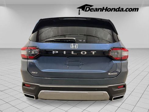 New 2026 Honda Pilot Touring image 4