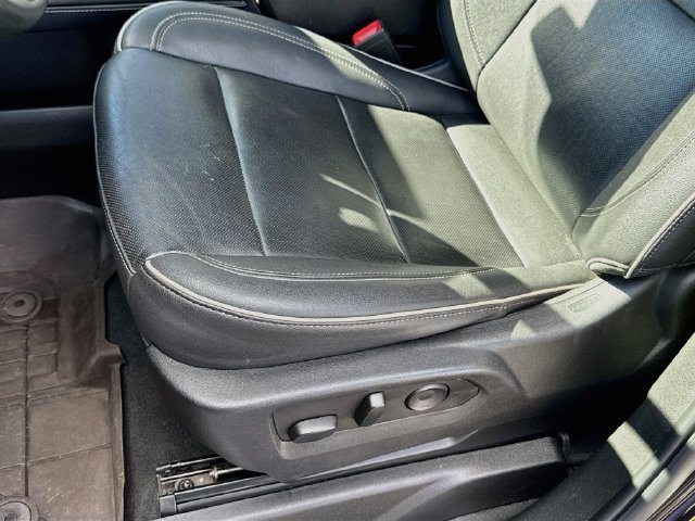Used 2023 Chevrolet Suburban Premier AWD/4WD image 22