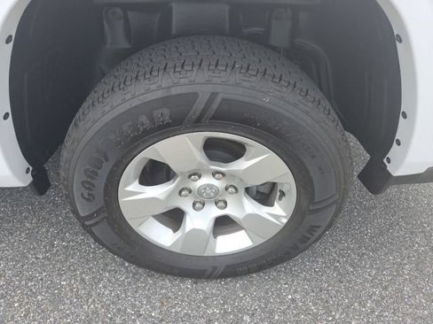 Used 2025 RAM 1500 Big Horn AWD/4WD image 14