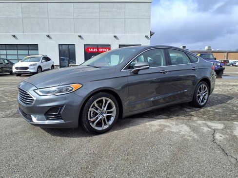 Used 2019 Ford Fusion SEL FWD image 3