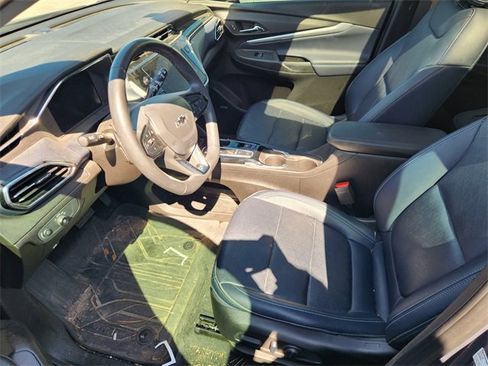 Used 2023 Chevrolet Bolt EUV Premier w/ Sun & Sound Package image 8