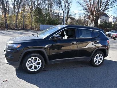 New 2024 Jeep Compass Latitude w/ Convenience Group