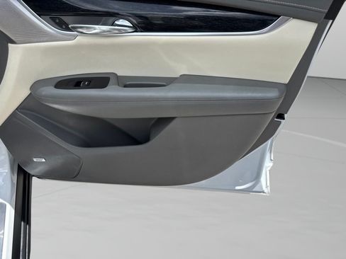 Used 2024 Cadillac XT6 Premium Luxury FWD image 31