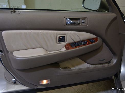 Used 2002 Acura RL image 7