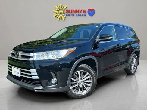 Used 2018 Toyota Highlander XLE AWD/4WD image 4