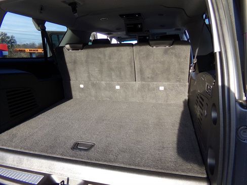 Used 2016 Chevrolet Suburban LT image 47