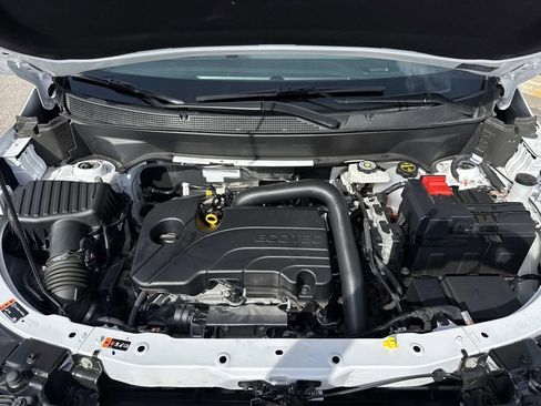 Certified 2025 Chevrolet Equinox LT image 3