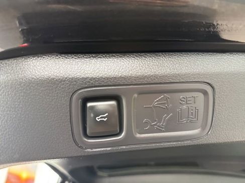 Used 2023 Lincoln Navigator Reserve image 11