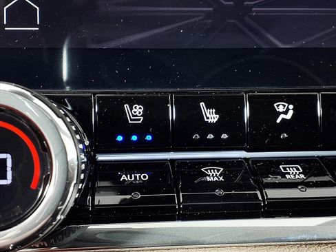 New 2026 GMC Canyon Denali image 7