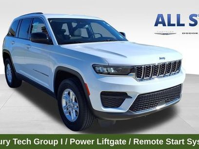 Used 2023 Jeep Grand Cherokee Laredo w/ Luxury Tech Group I