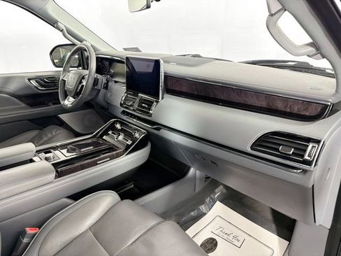 Used 2018 Lincoln Navigator Reserve w/ Technology Package image 33