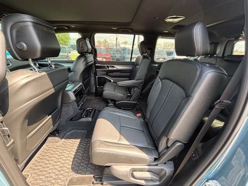 New 2026 Jeep Grand Wagoneer Limited w/ Premium Group II AWD/4WD image 14