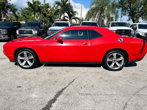 Used 2016 Dodge Challenger SXT image 3