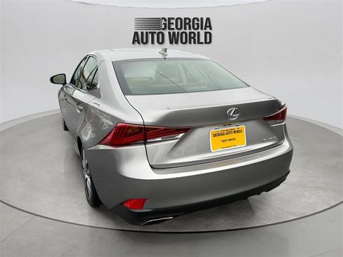 Used 2018 Lexus IS 300 image 3