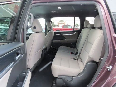 Used 2026 GMC Acadia Elevation image 21