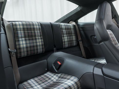 Used 2025 Porsche 911 Turbo S image 36