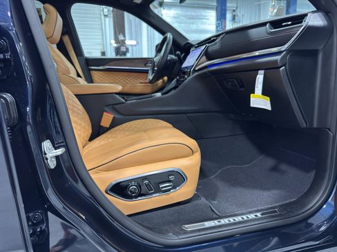 Used 2024 Jeep Grand Cherokee L Summit w/ Rear Seat Video Group I image 24