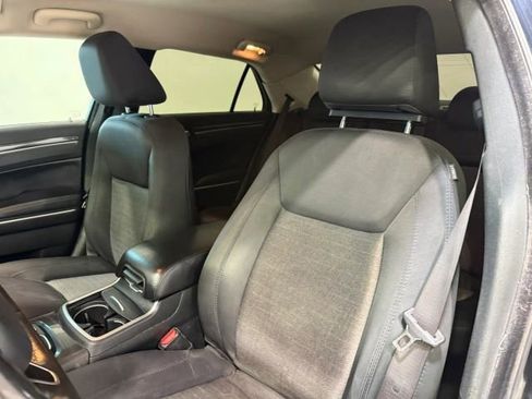 Used 2019 Chrysler 300 Touring w/ Sport Appearance Package image 21