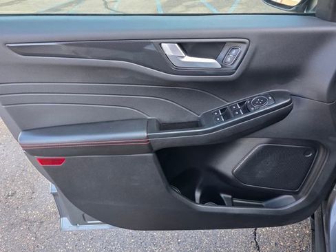 Used 2025 Ford Escape ST-Line image 25