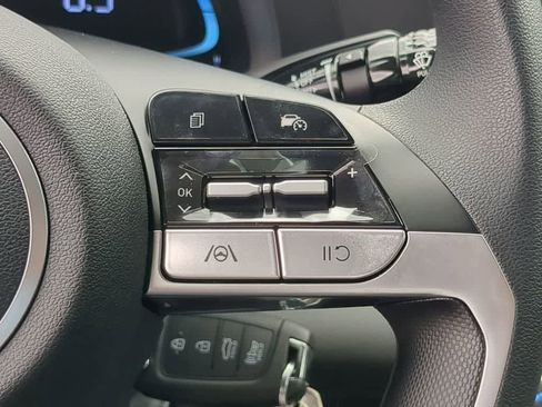 New 2025 Hyundai Elantra SE image 25