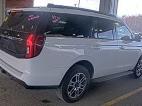 Used 2025 Ford Expedition Active image 4