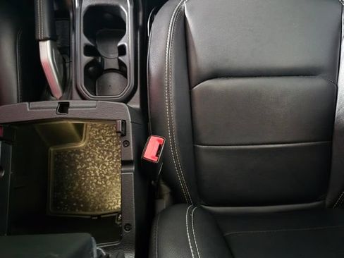 Used 2019 Jeep Wrangler Unlimited Sahara w/ Quick Order Package 24M Moab AWD/4WD image 29