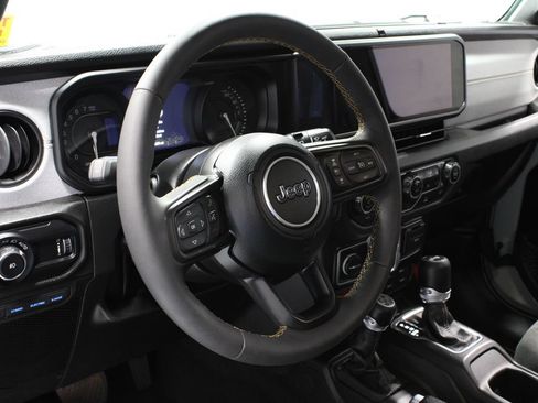 Used 2024 Jeep Wrangler Unlimited AWD/4WD image 24