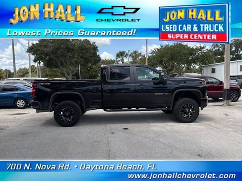 Used 2021 Chevrolet Silverado 2500 Custom w/ Custom Value Package AWD/4WD image 14