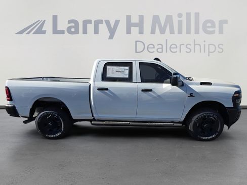 New 2026 RAM 2500 Tradesman AWD/4WD image 7