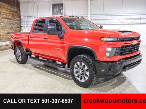 Used 2024 Chevrolet Silverado 2500 Custom w/ Custom Value Package AWD/4WD image 2