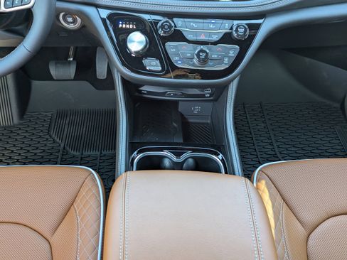 New 2026 Chrysler Pacifica Pinnacle image 21