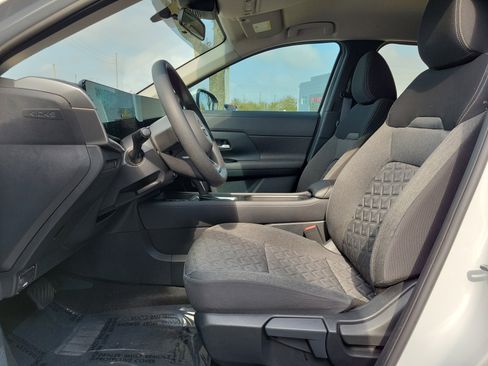 Certified 2025 Nissan Kicks SV FWD image 13