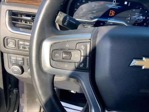Used 2023 Chevrolet Suburban Premier AWD/4WD image 12