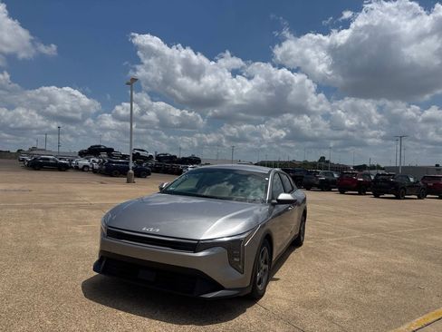 Used 2025 Kia K4 FWD image 6