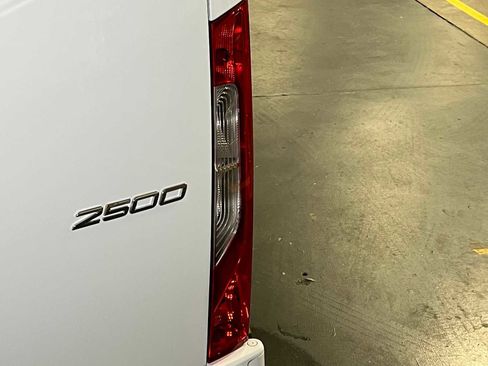 Used 2025 Mercedes-Benz Sprinter 2500 image 16