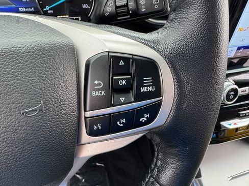 Used 2022 Ford Explorer Limited w/ Limited Technology Package image 25