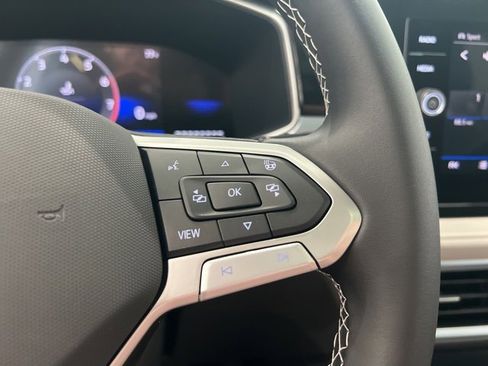 New 2025 Volkswagen Taos SE image 27