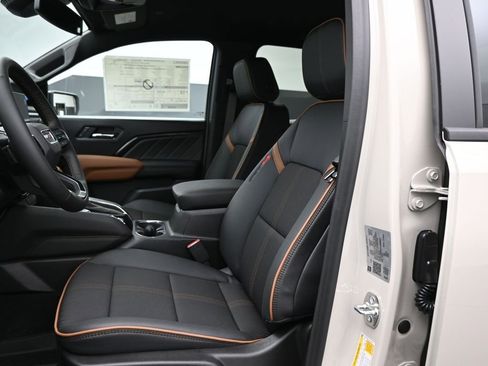 New 2026 GMC Canyon AT4 image 12