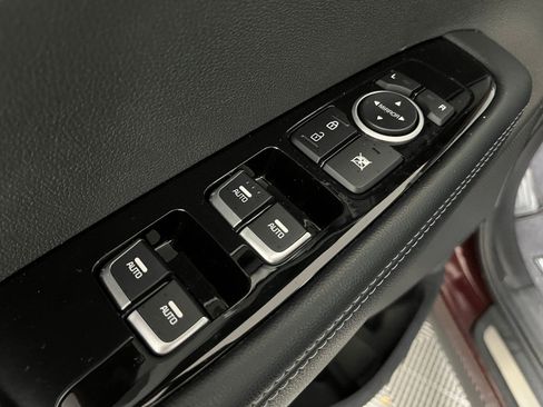 Used 2019 Kia Sorento SX image 21